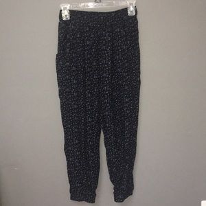 American Eagle floral navy joggers